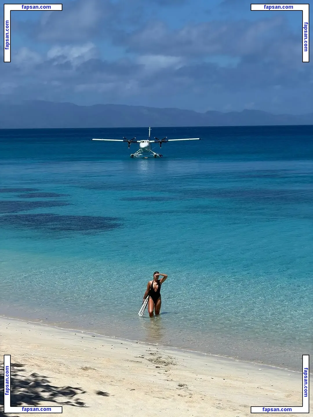 Natasha Oakley nude photo #0703 from OnlyFans