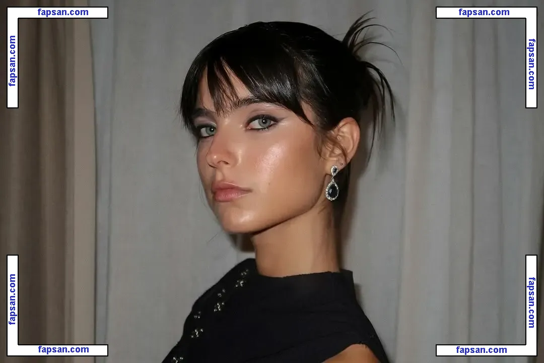 Nathalia Llinas nude photo #0002 from OnlyFans