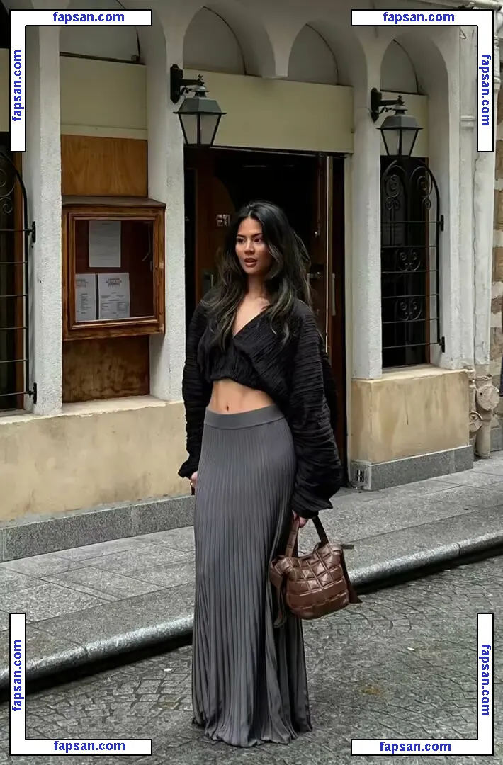 Nathalie Lok nude photo #0011 from OnlyFans