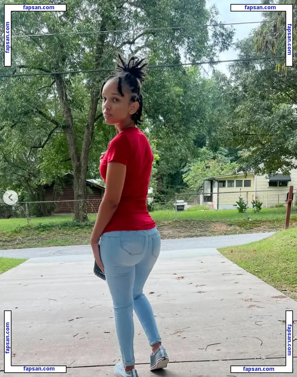Nathifarukiyaa nude photo #0006 from OnlyFans