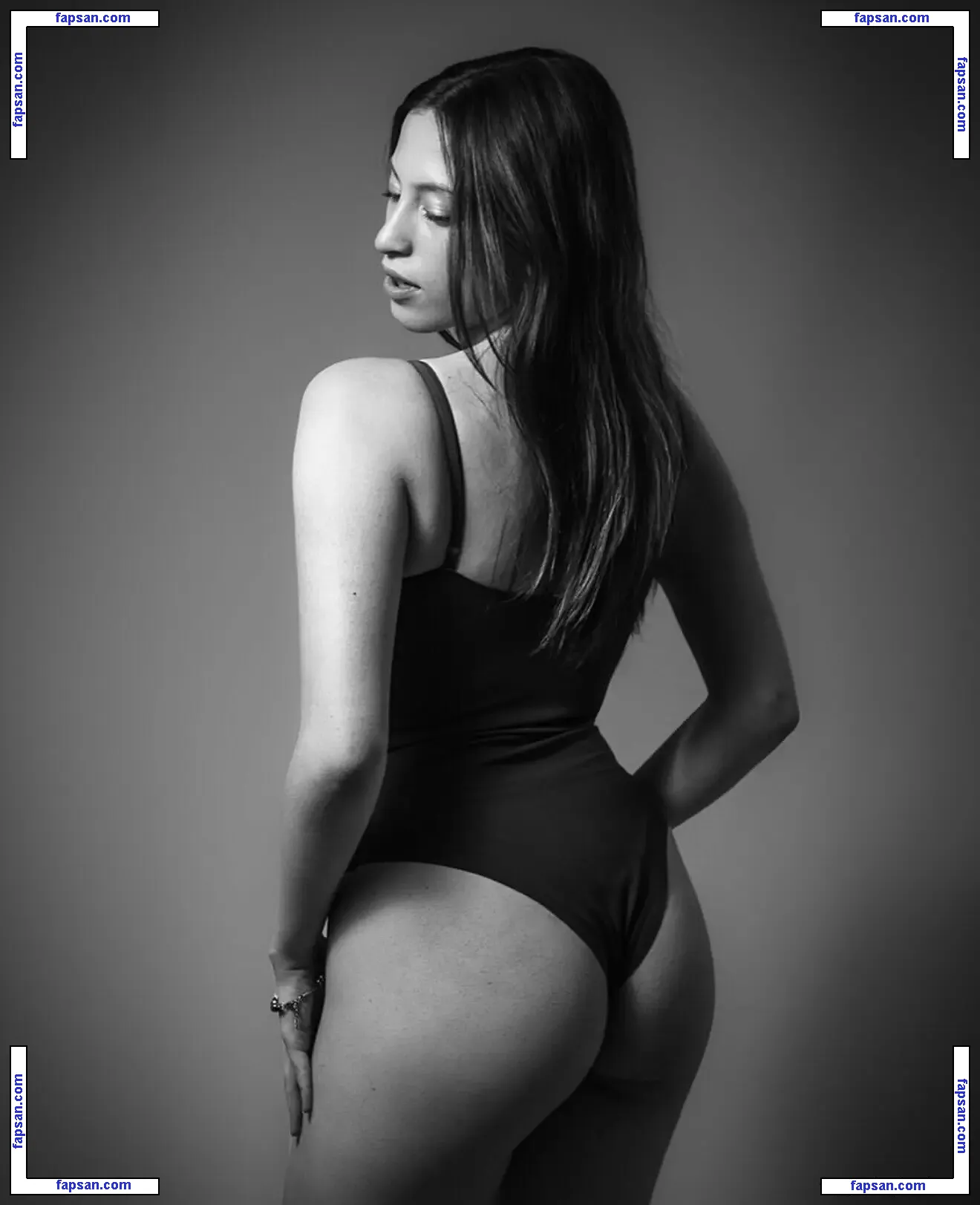 nattquirozzz голая фото #0001 с Онлифанс