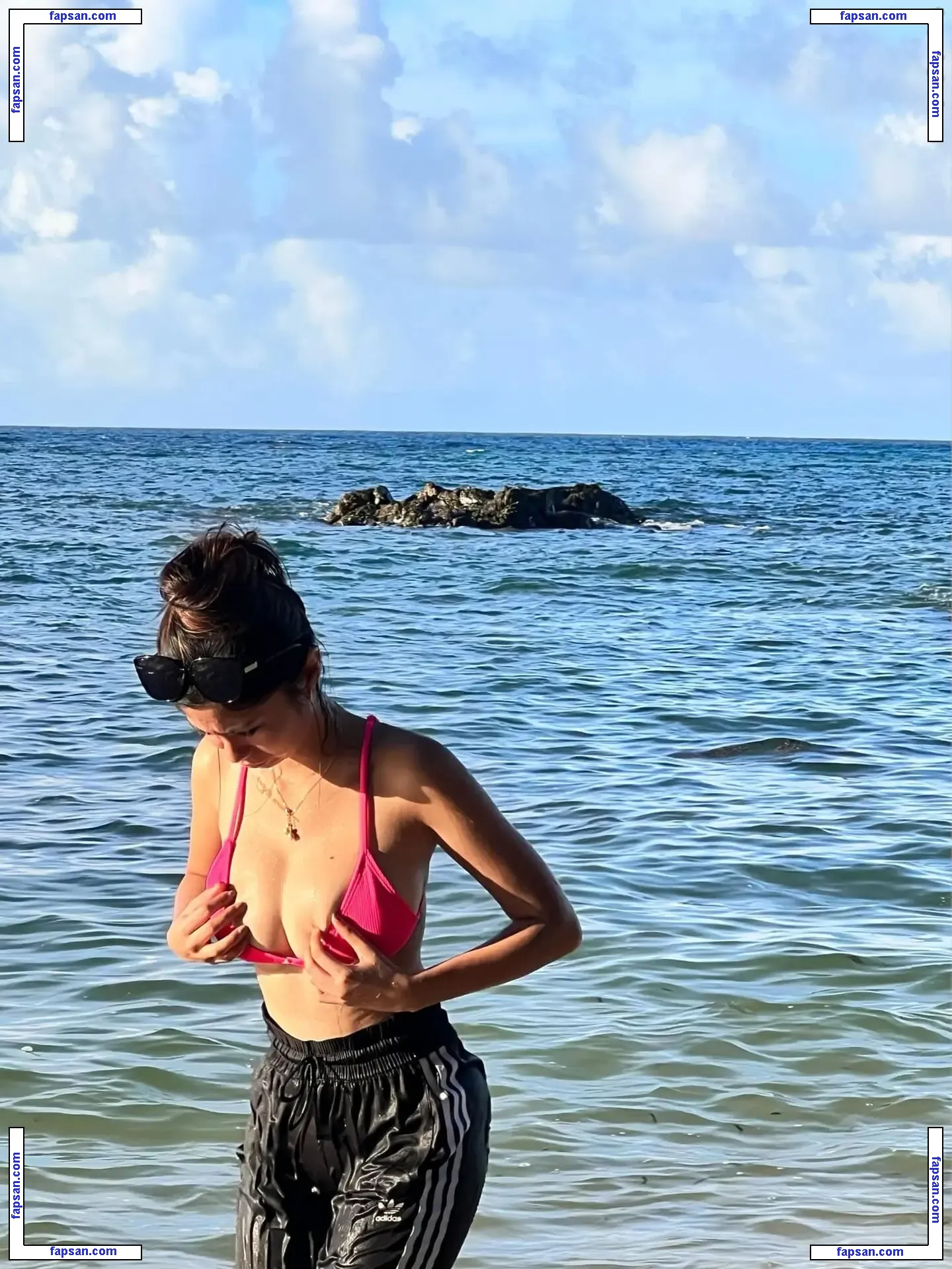 Natural Uniboobs nude photo #0039 from OnlyFans