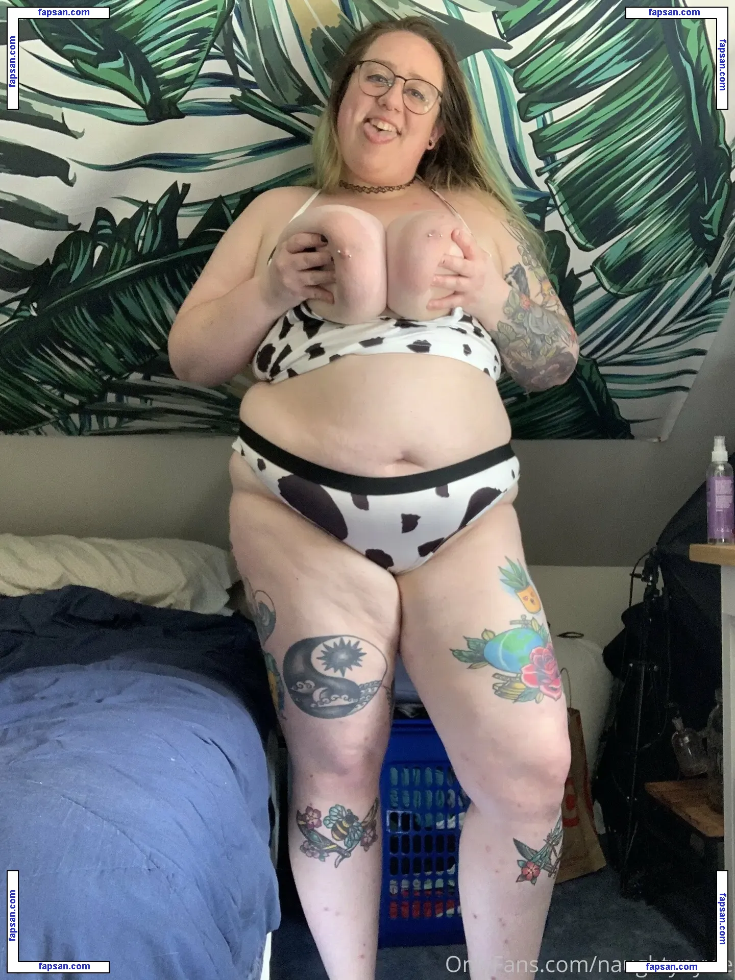 naughtynyxie nude photo #0049 from OnlyFans