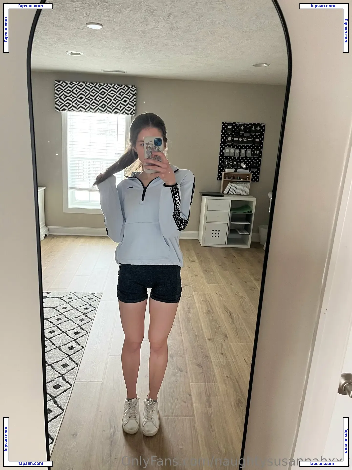 naughtysusannahxxx nude photo #0004 from OnlyFans
