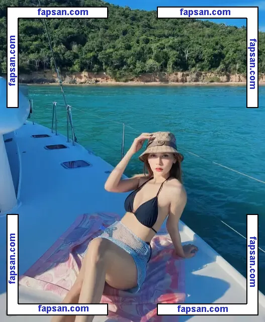 Nayzzii nude photo #0002 from OnlyFans