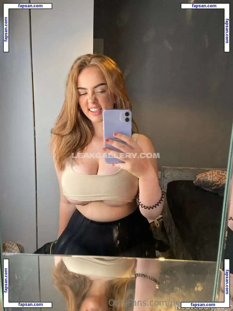neavedarexxx nude photo #0007 from OnlyFans