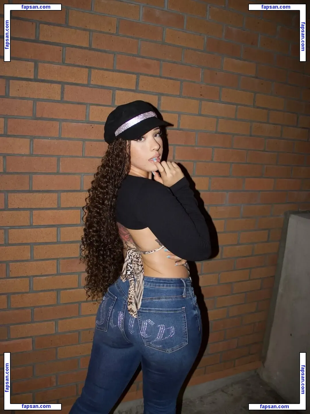 nebulah голая фото #0012 с Онлифанс