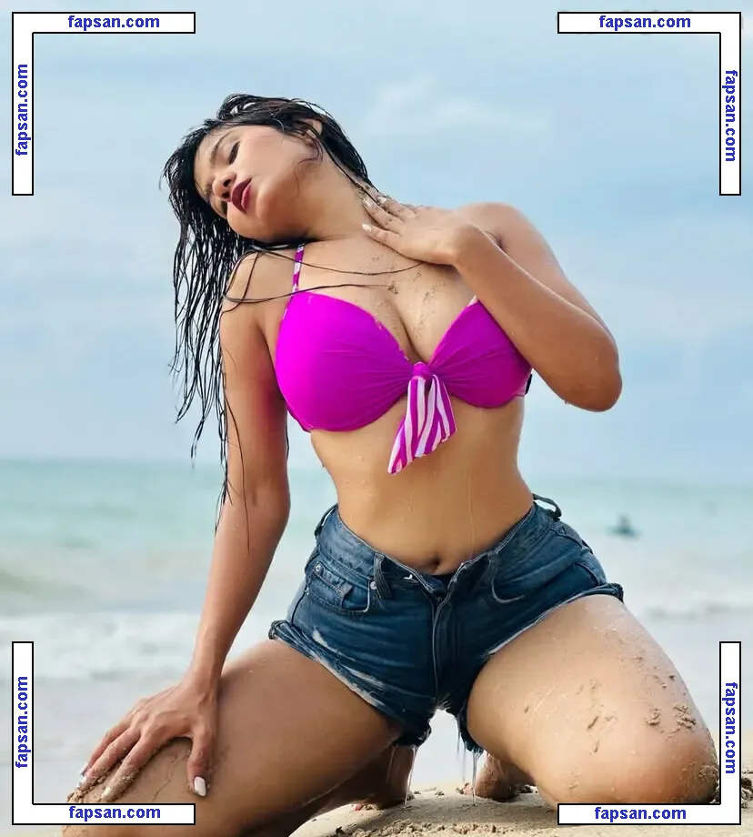 Neha Singh голая фото #0022 с Онлифанс