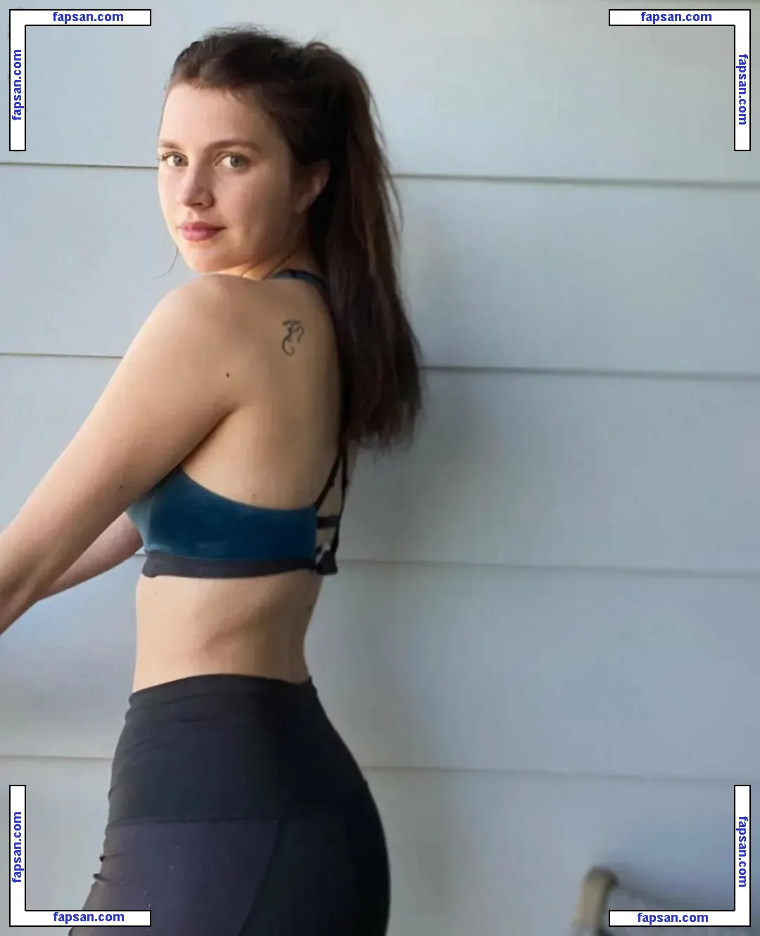 Nell Tiger nude photo #0006 from OnlyFans
