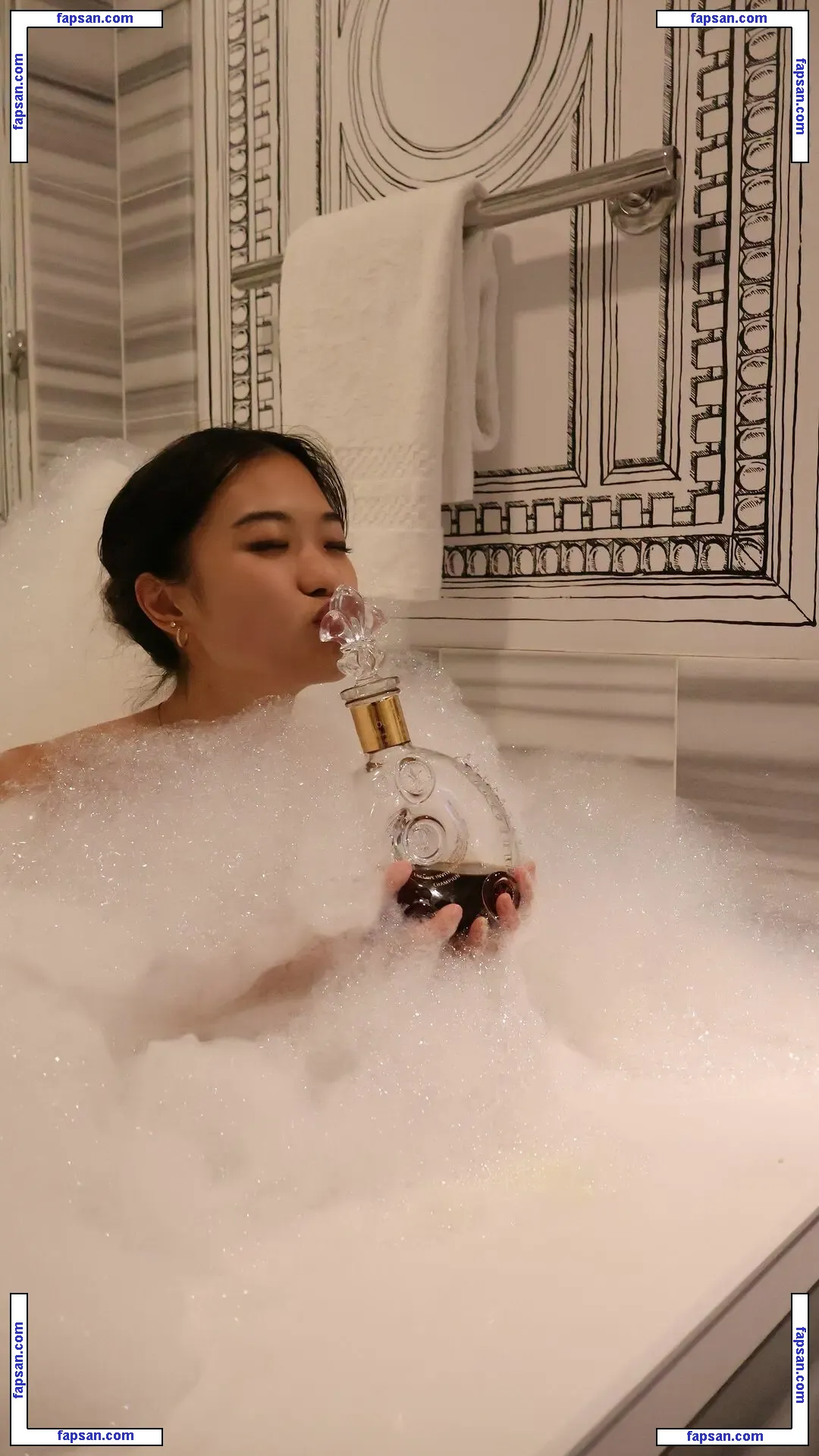 Nemo Zhou nude photo #0002 from OnlyFans
