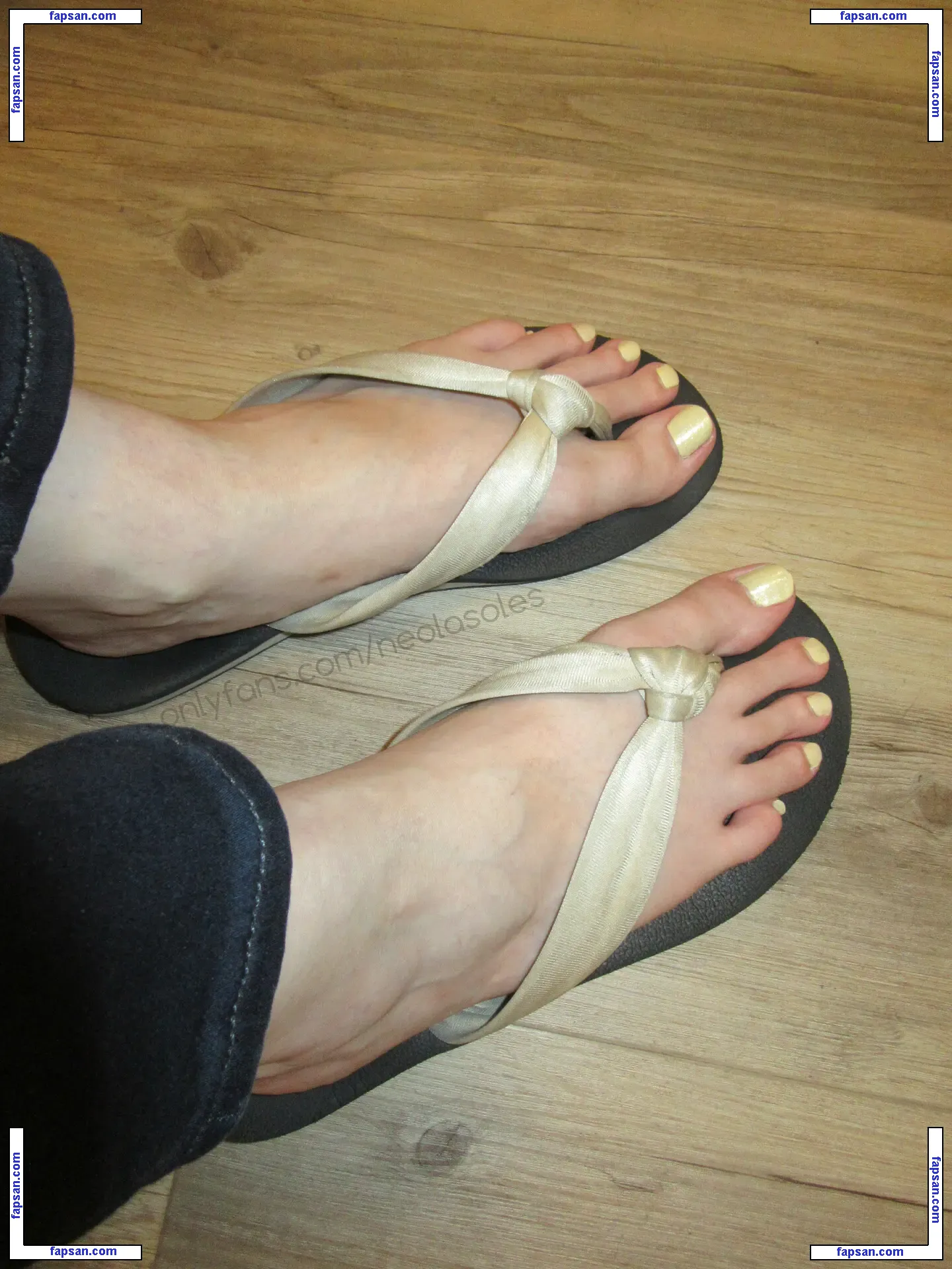 neolasoles голая фото #0035 с Онлифанс