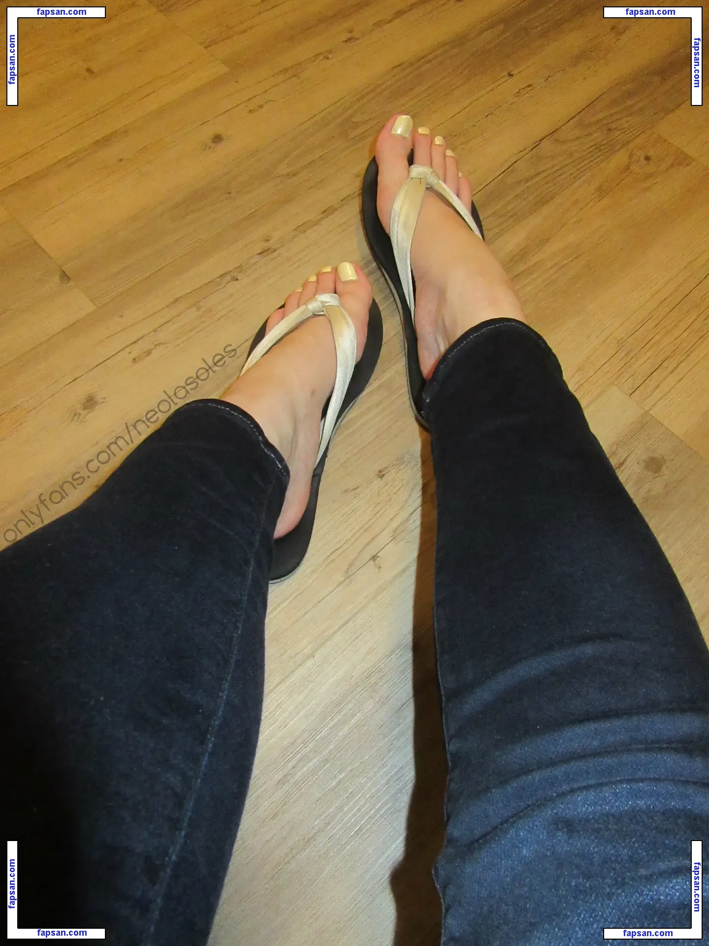 neolasoles голая фото #0036 с Онлифанс