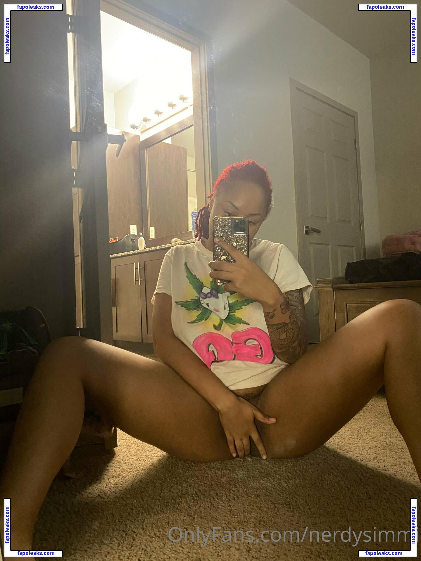 nerdysimmi nude photo #0007 from OnlyFans