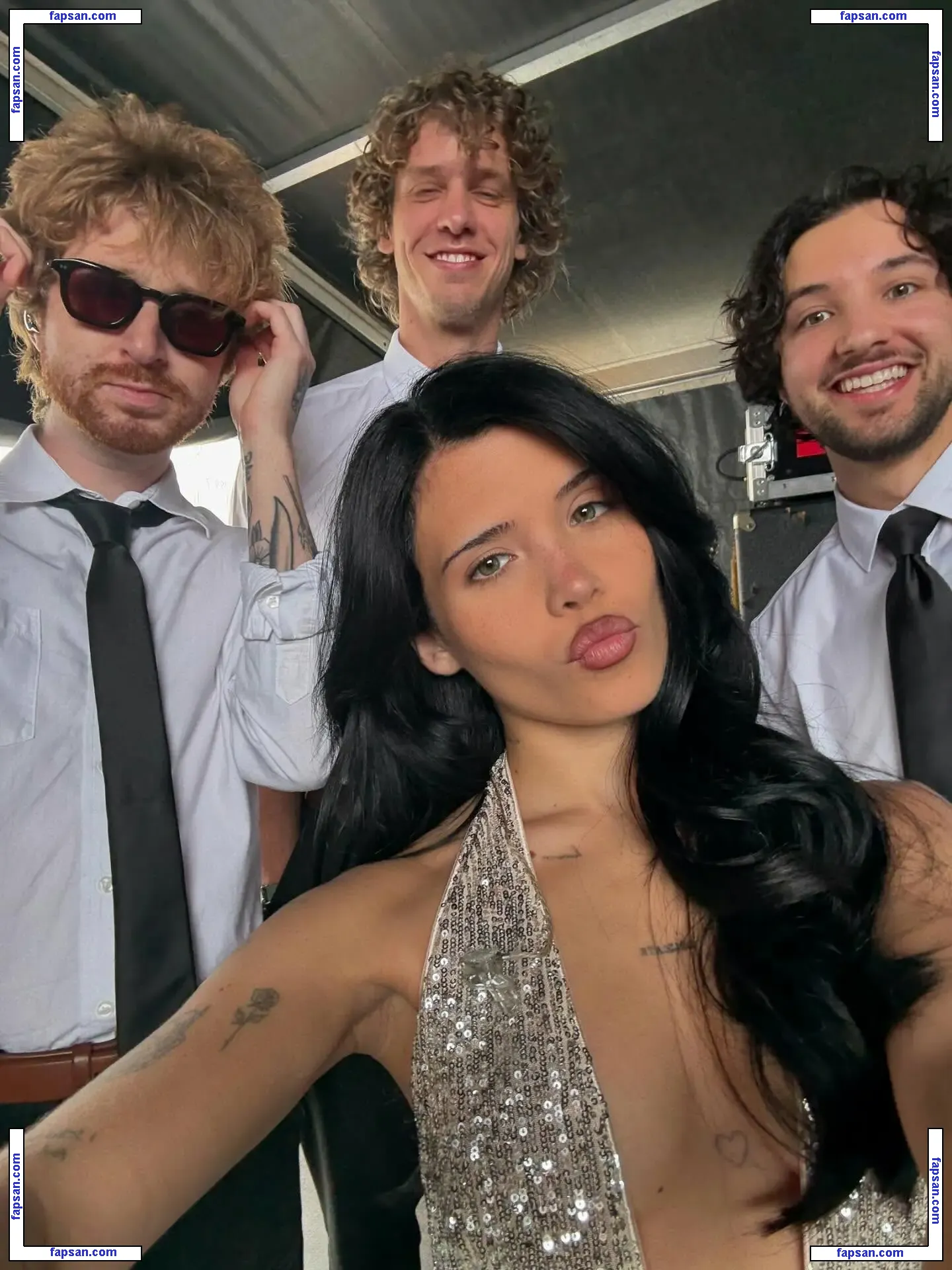 Nessa Barrett голая фото #0222 с Онлифанс