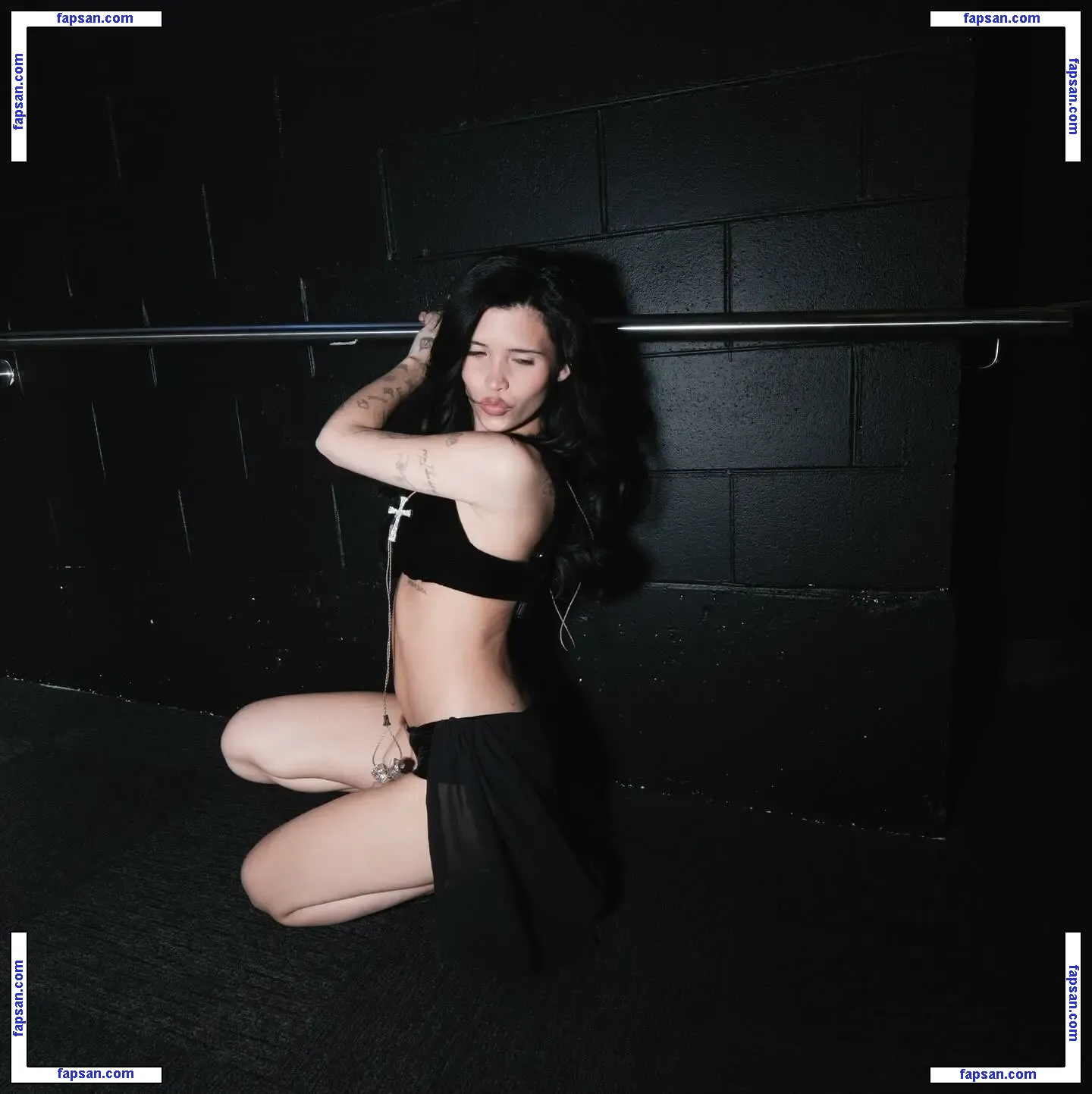 Nessa Barrett голая фото #0228 с Онлифанс