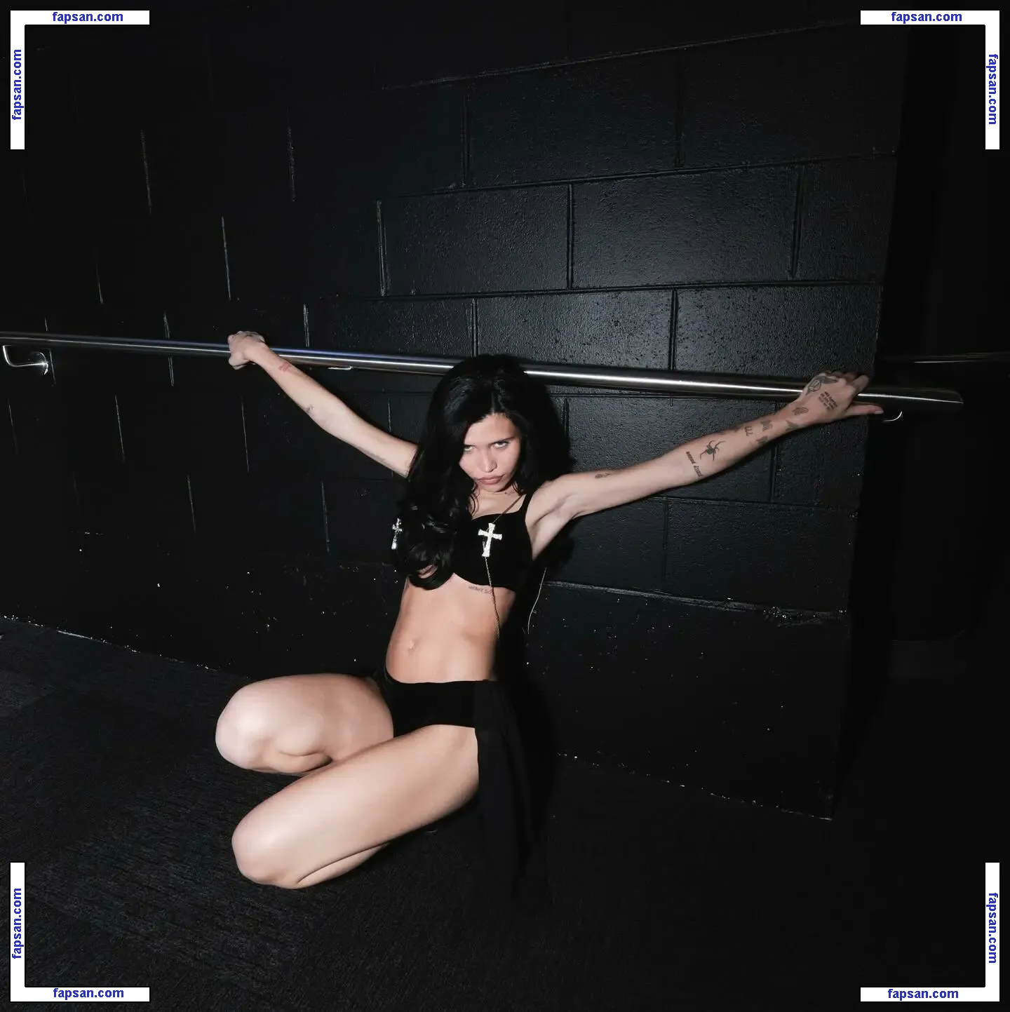 Nessa Barrett голая фото #0231 с Онлифанс