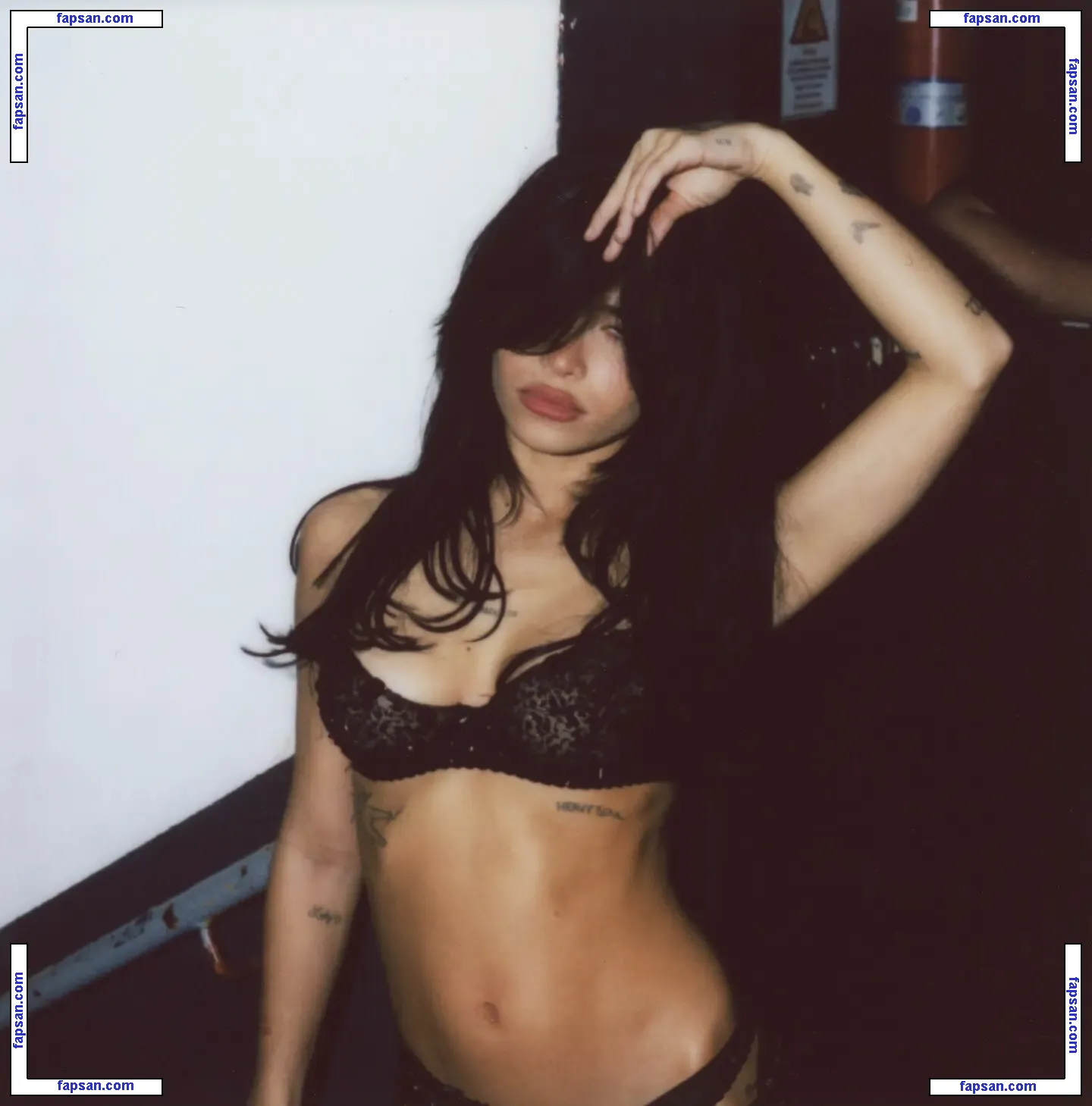 Nessa Barrett голая фото #0278 с Онлифанс