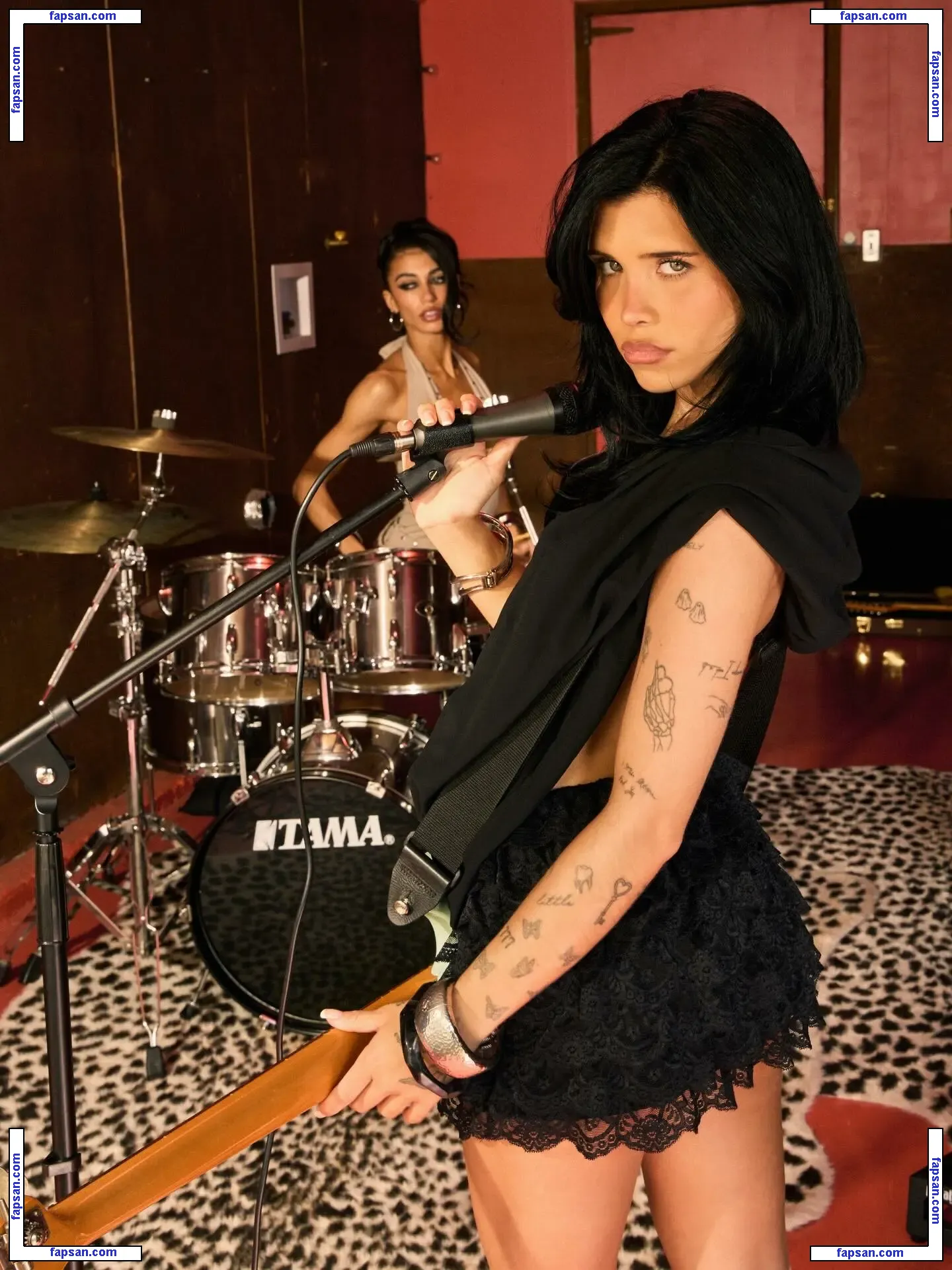 Nessa Barrett голая фото #0290 с Онлифанс