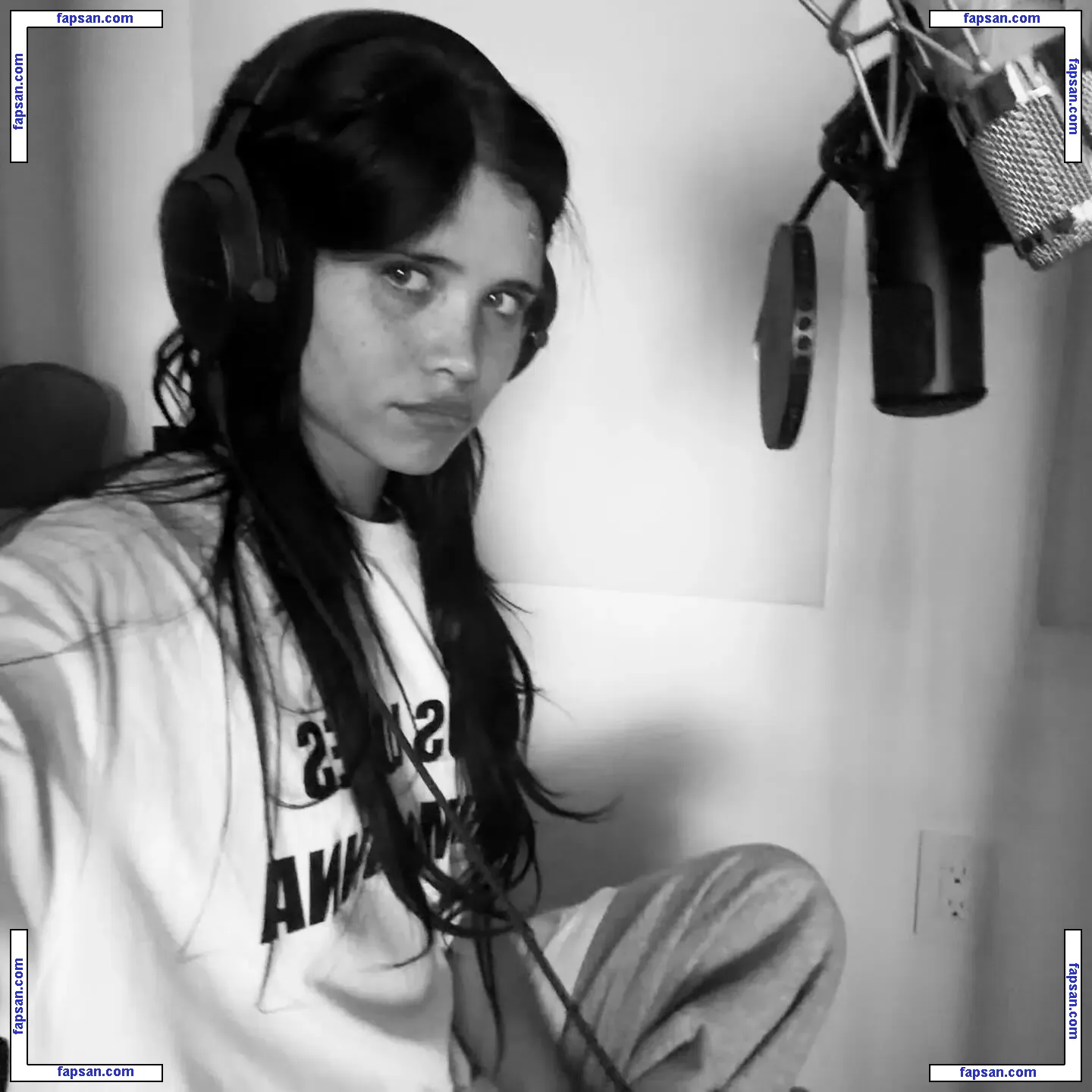 Nessa Barrett голая фото #0292 с Онлифанс