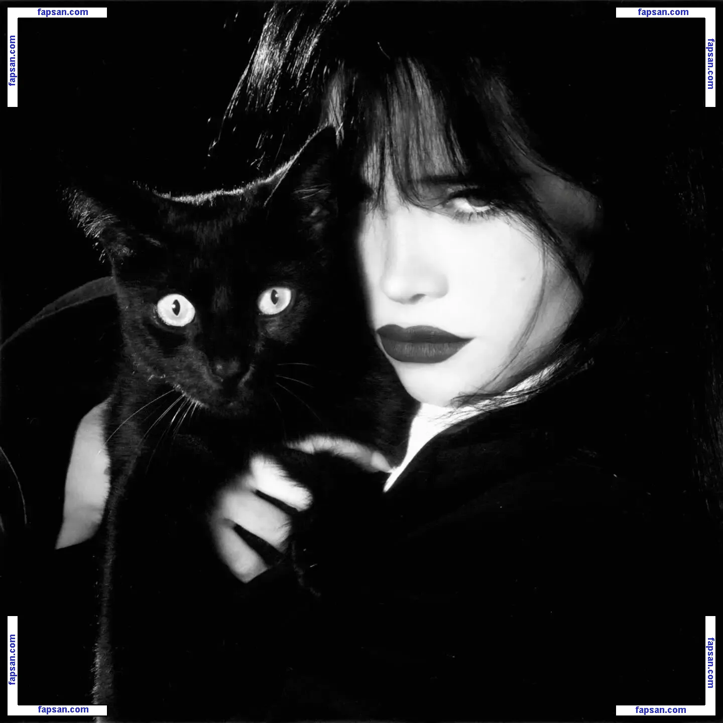 Nessa Barrett голая фото #0293 с Онлифанс