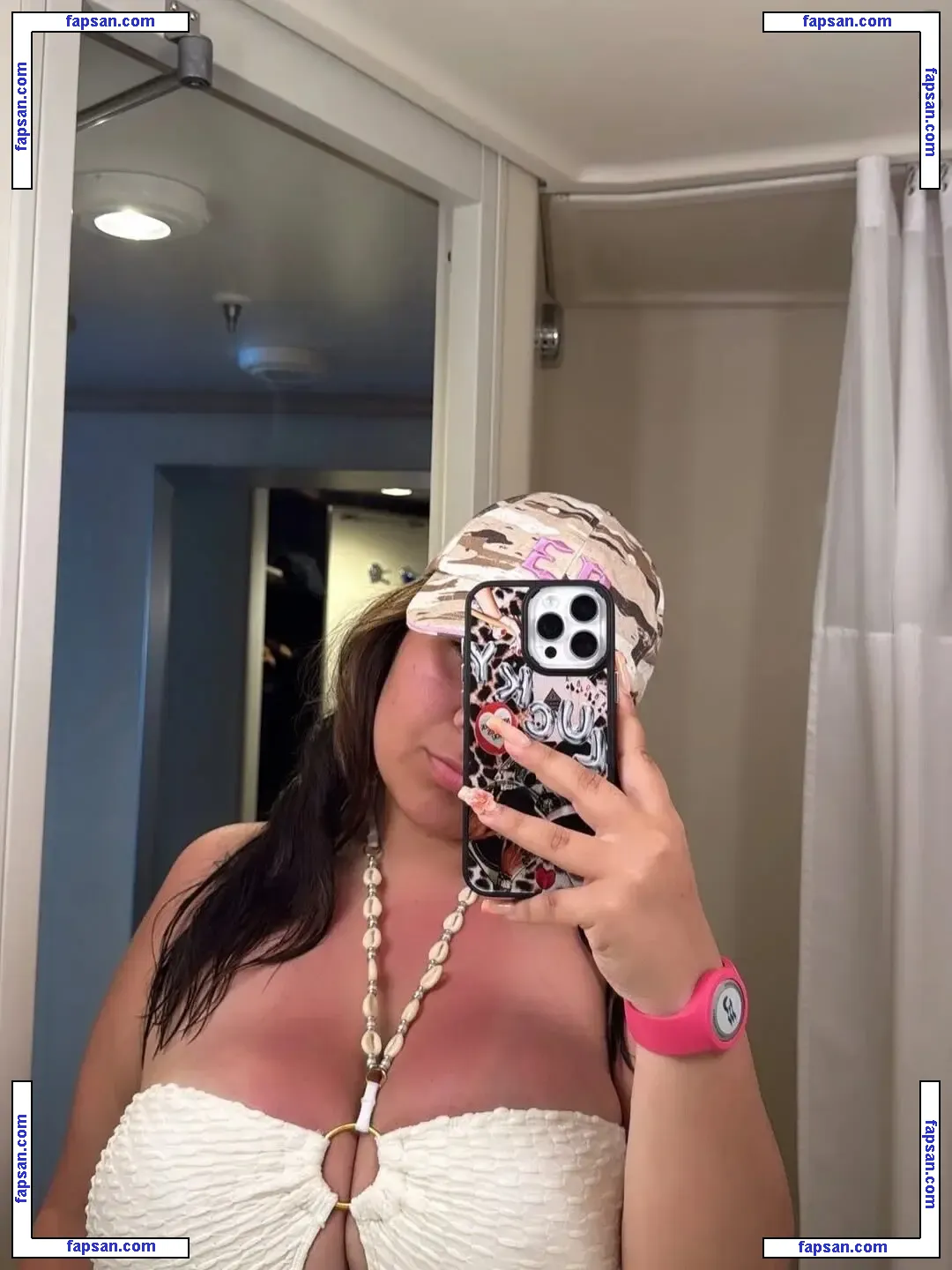 nessabarrett nude photo #0022 from OnlyFans