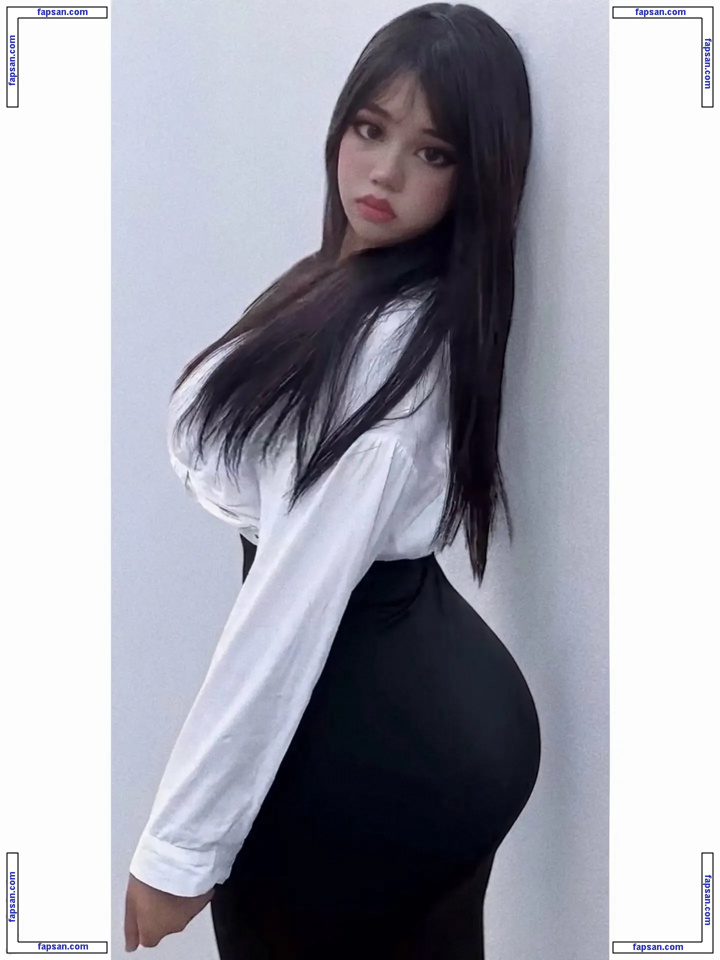 Neutralhoneymilkers nude photo #0001 from OnlyFans