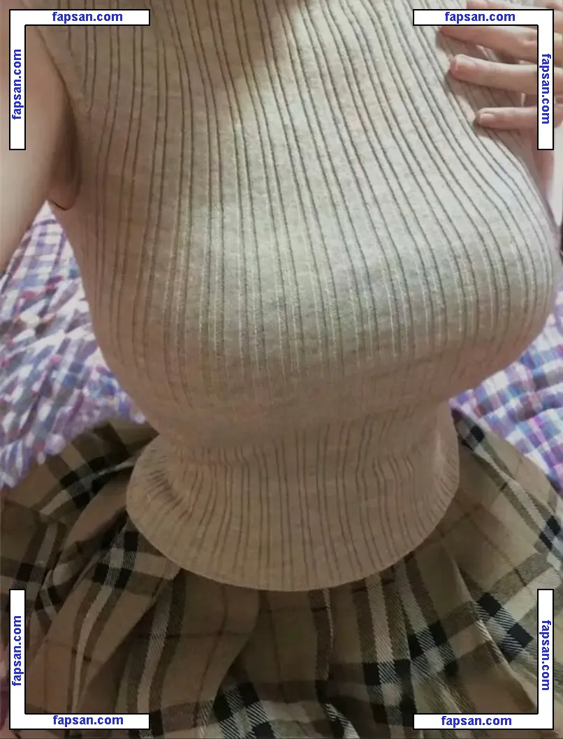 Neutralhoneymilkers nude photo #0006 from OnlyFans