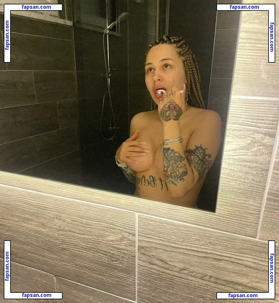 neyrobika nude photo #0008 from OnlyFans