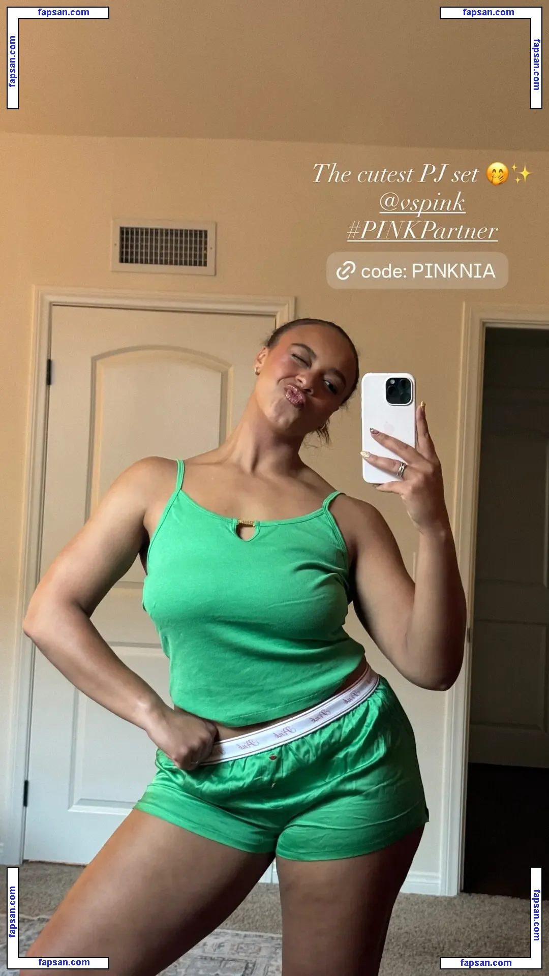 Nia Sioux nude photo #0079 from OnlyFans
