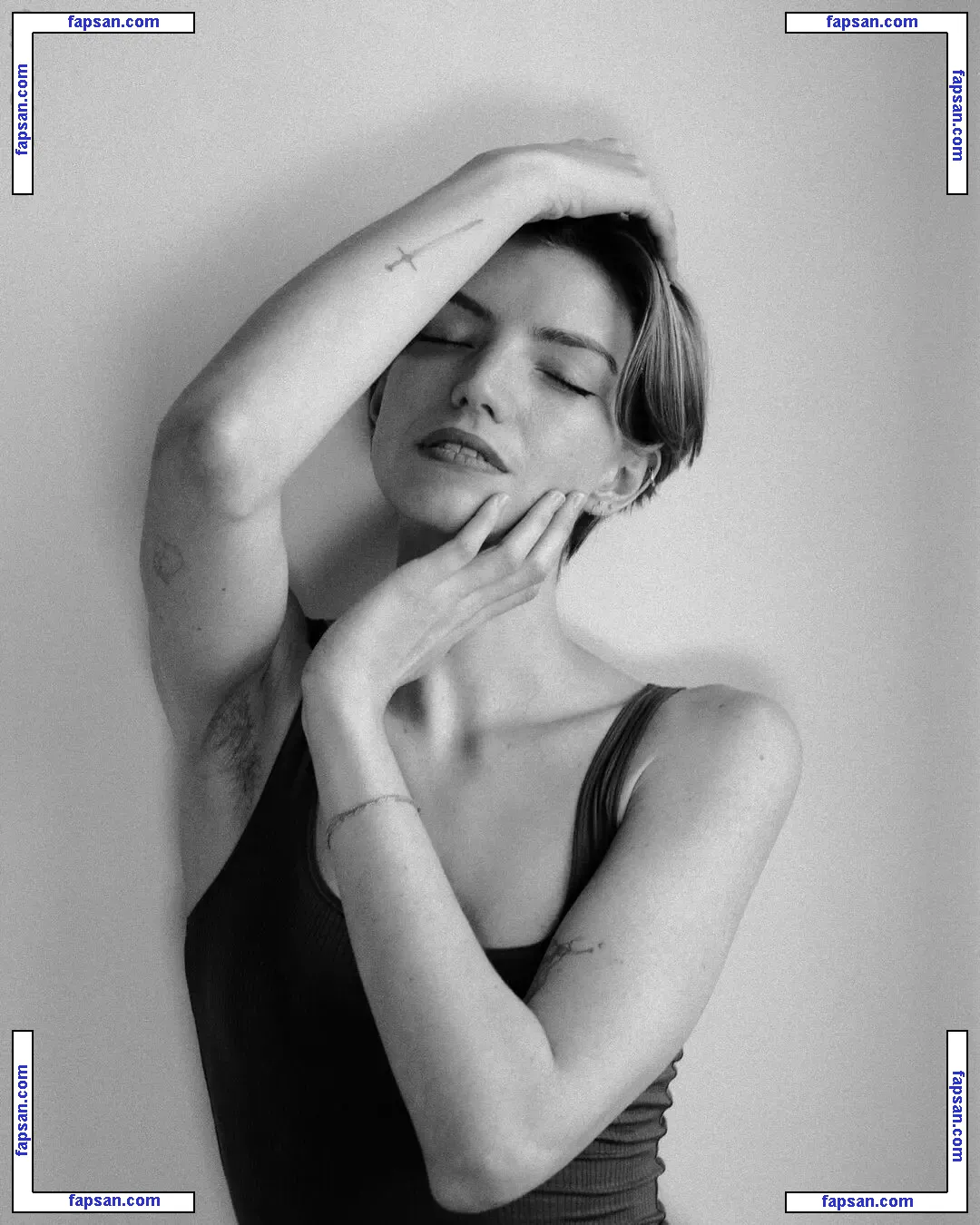 Niamh Adkins nude photo #0100 from OnlyFans