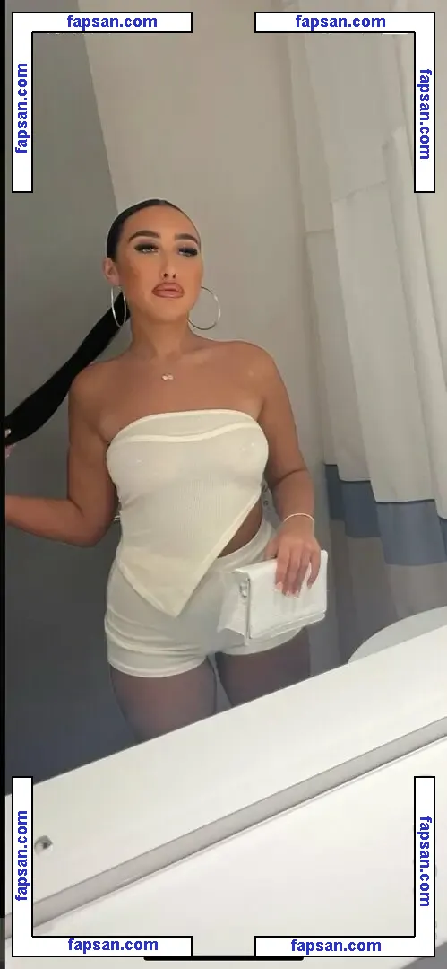 Niamh Millar nude photo #0009 from OnlyFans