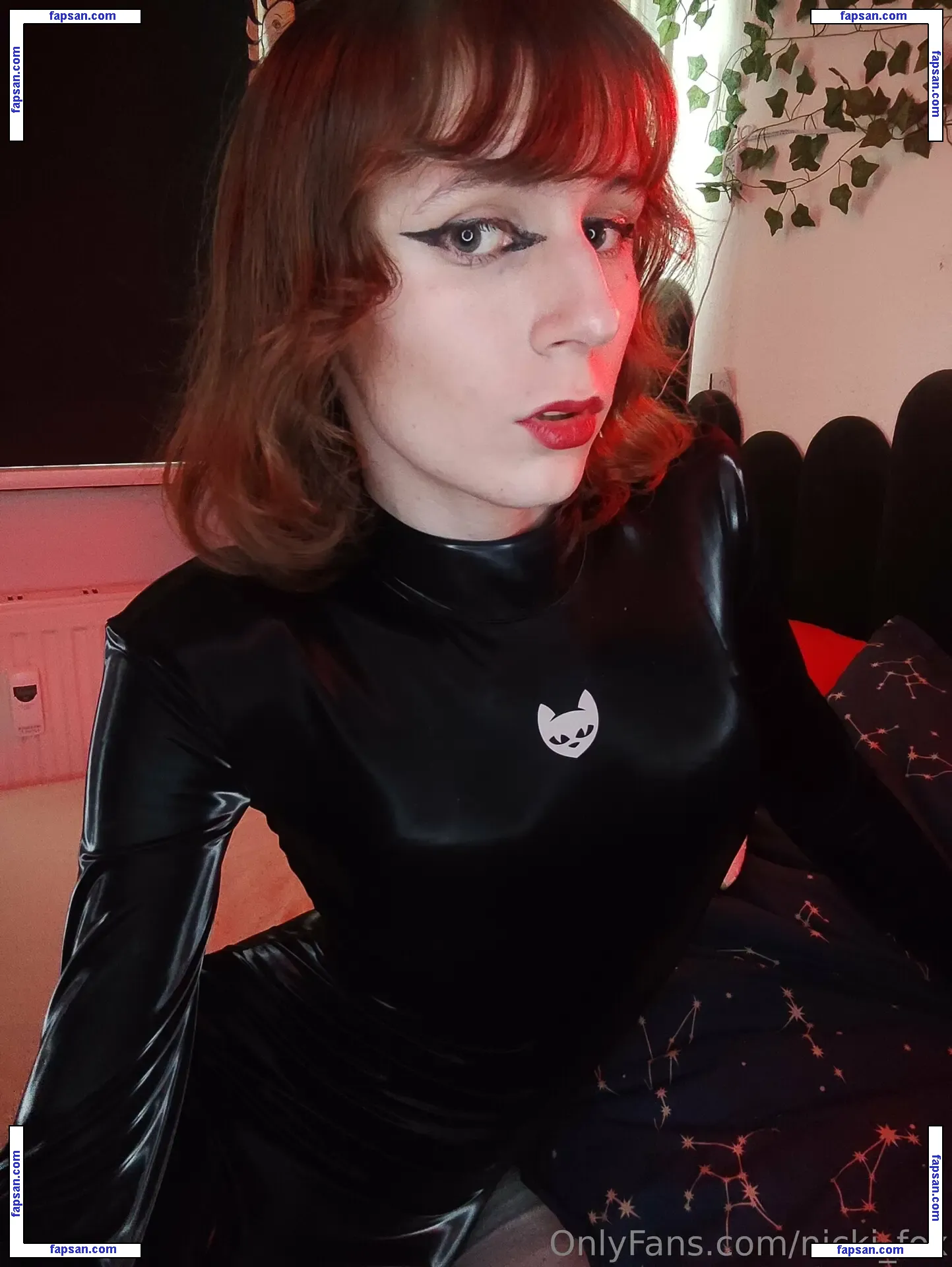 nicki_fox nude photo #0003 from OnlyFans