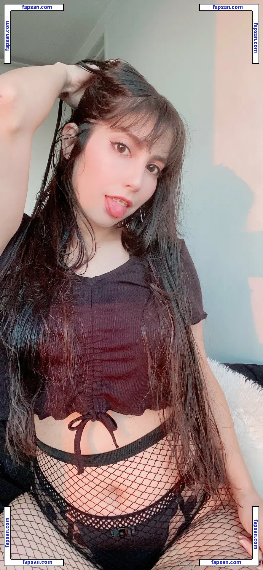 Nickired / nickired_ / nickiwaifu nude photo #0018 from OnlyFans