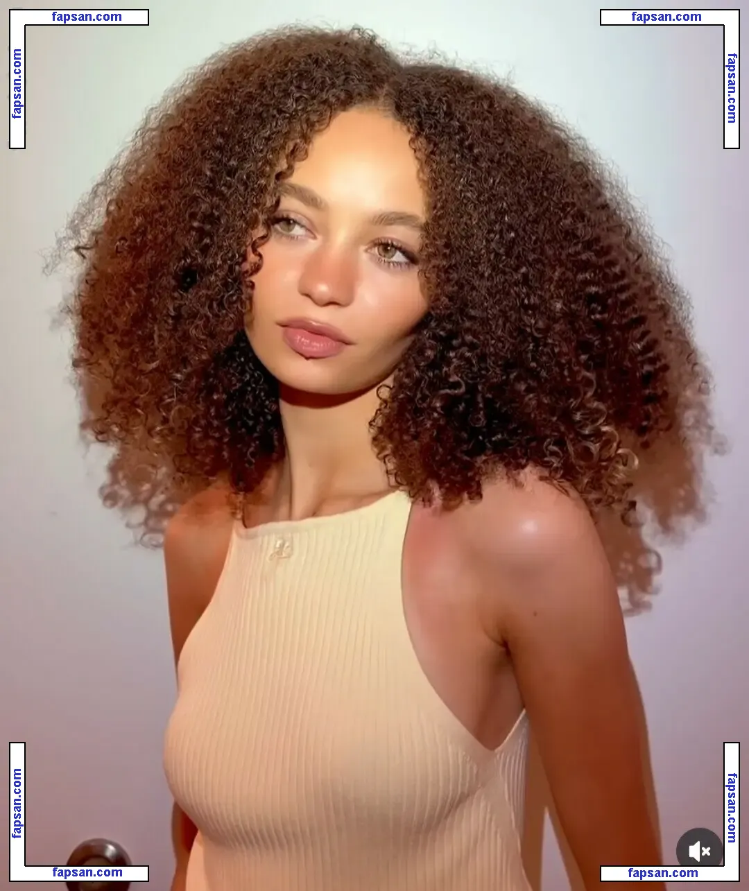 Nico Parker голая фото #0032 с Онлифанс