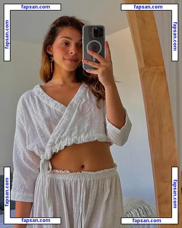 Nicole Brennan голая фото #0001 с Онлифанс