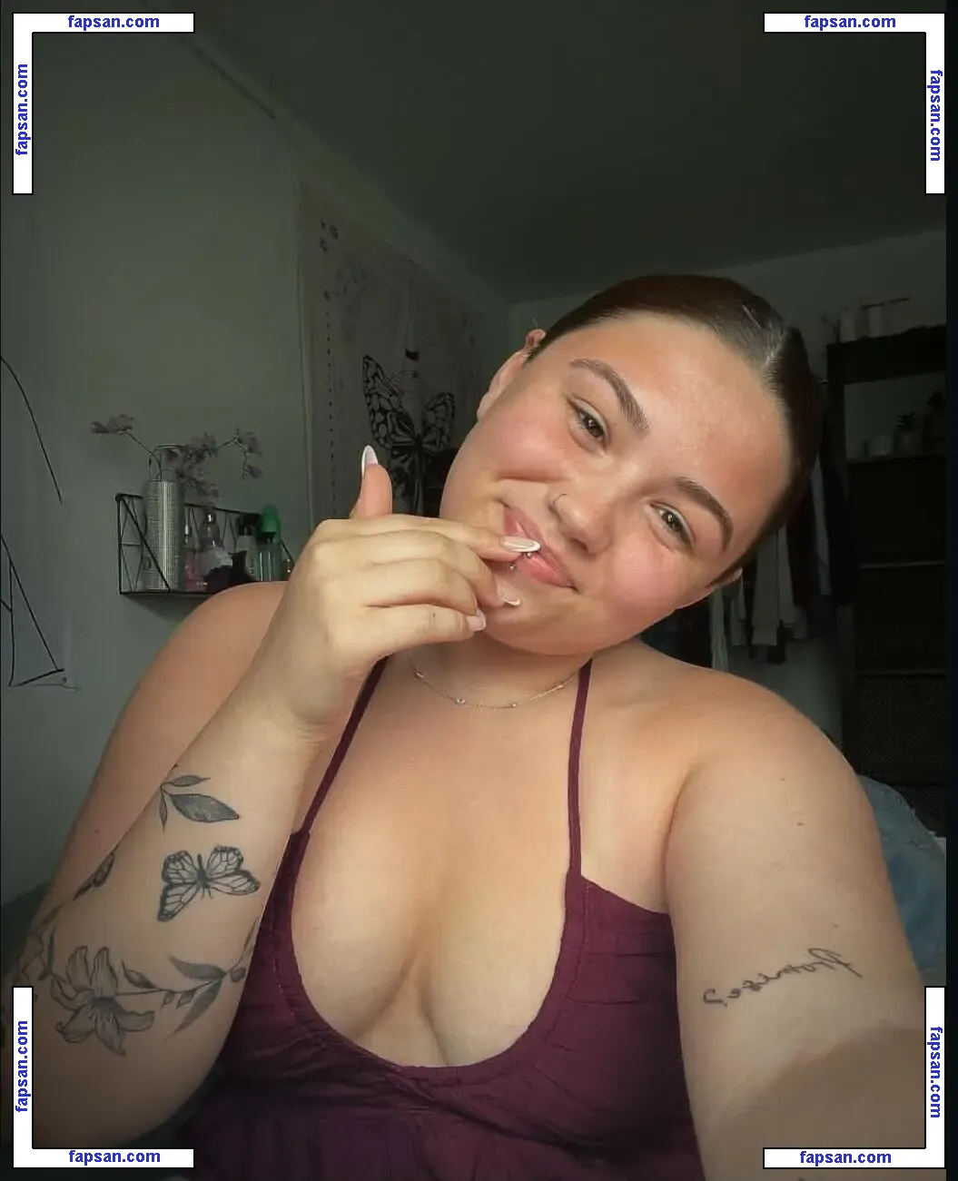 Nicole Dyer nude photo #0020 from OnlyFans