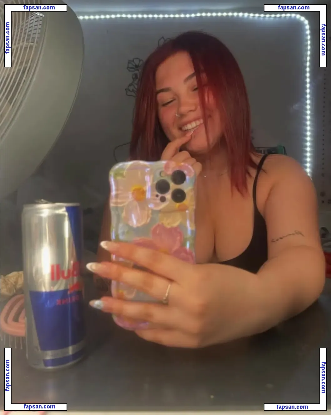 Nicole Dyer nude photo #0022 from OnlyFans