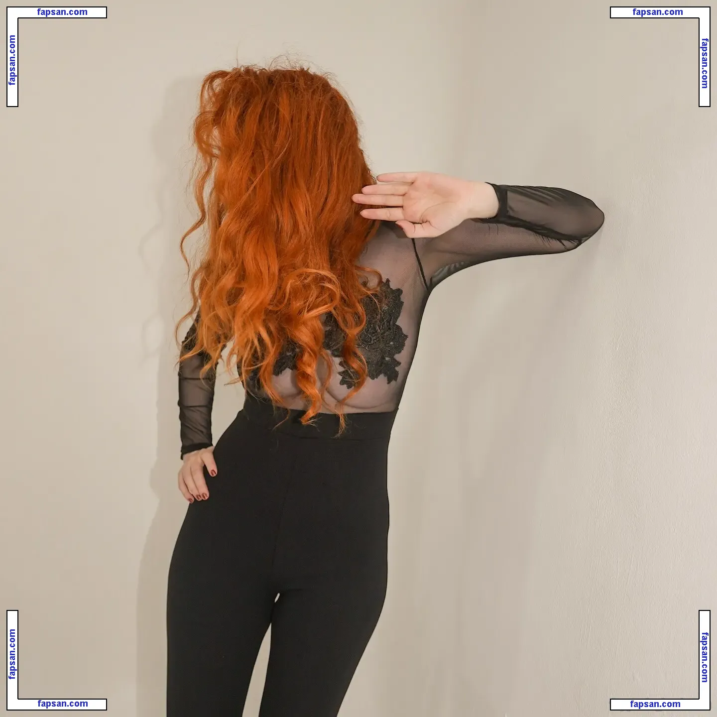 Nicole Simone голая фото #0049 с Онлифанс