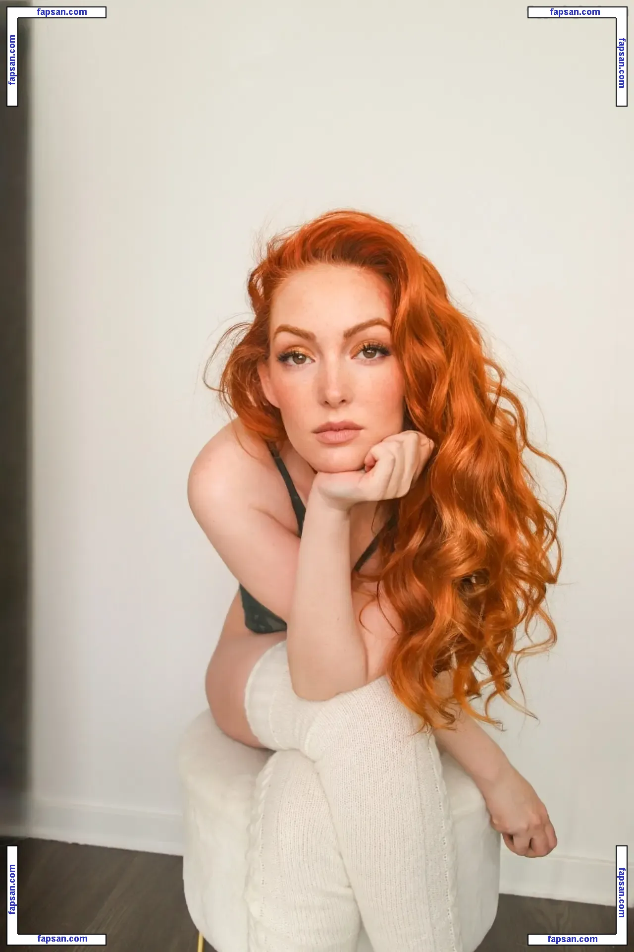 Nicole Simone голая фото #0057 с Онлифанс