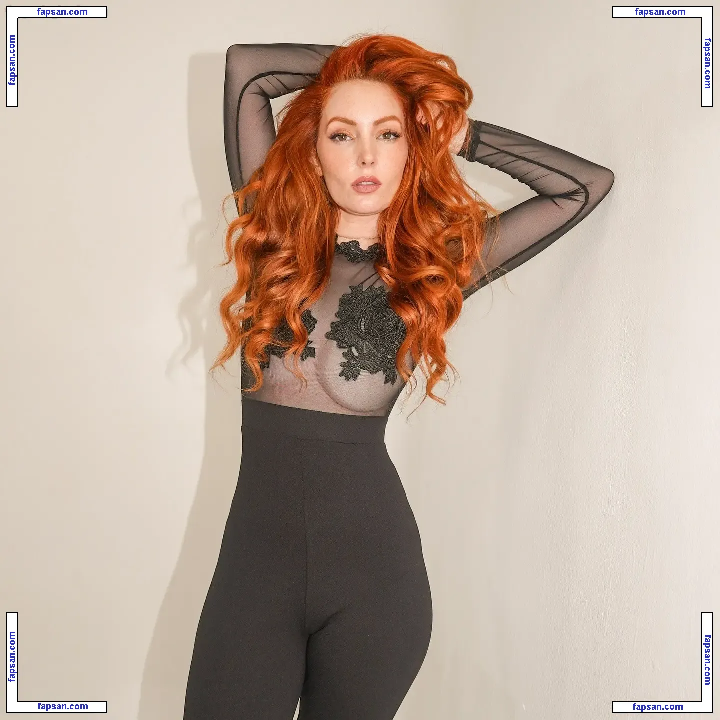 Nicole Simone голая фото #0061 с Онлифанс