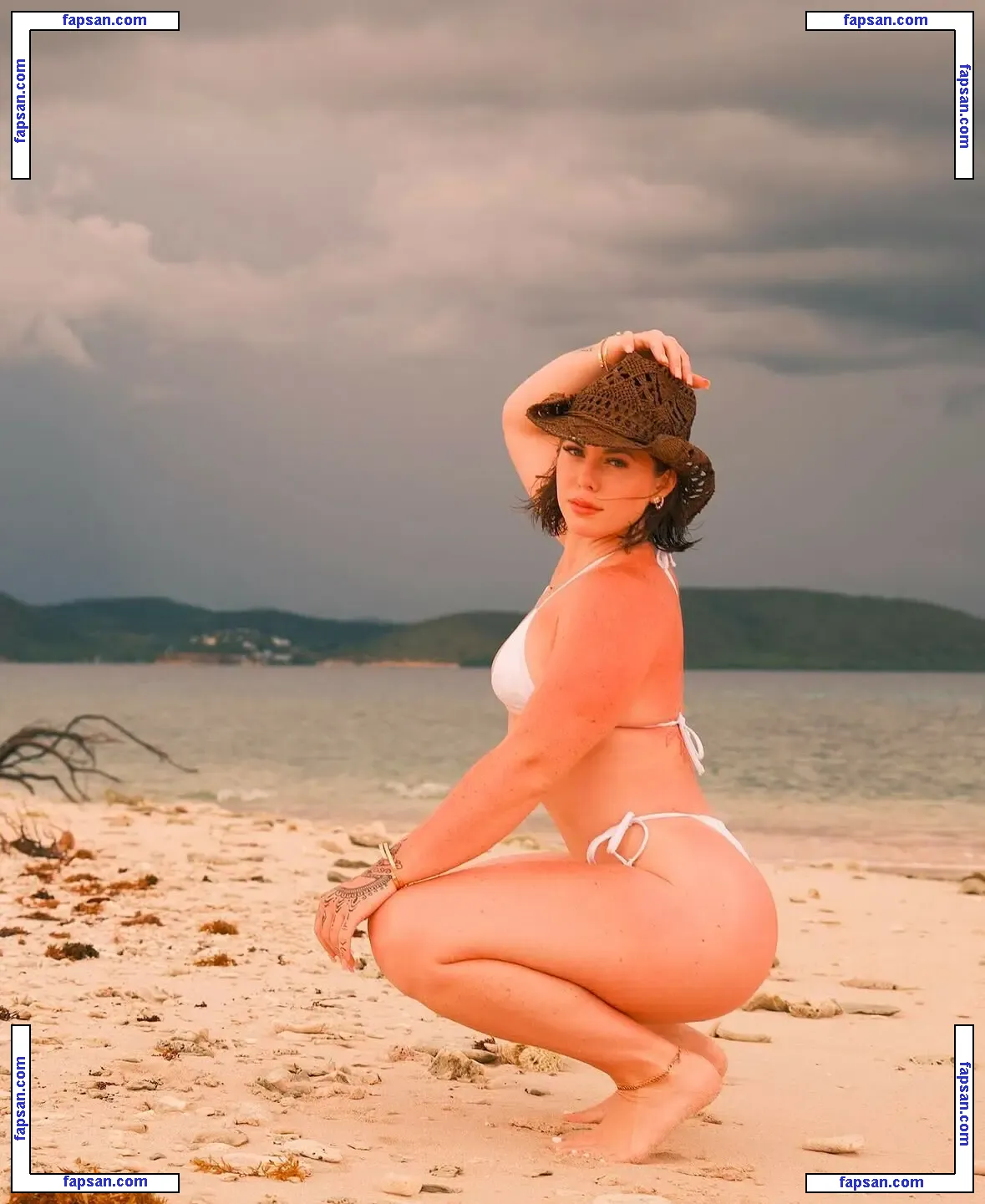 nicolecarluccii nude photo #0032 from OnlyFans