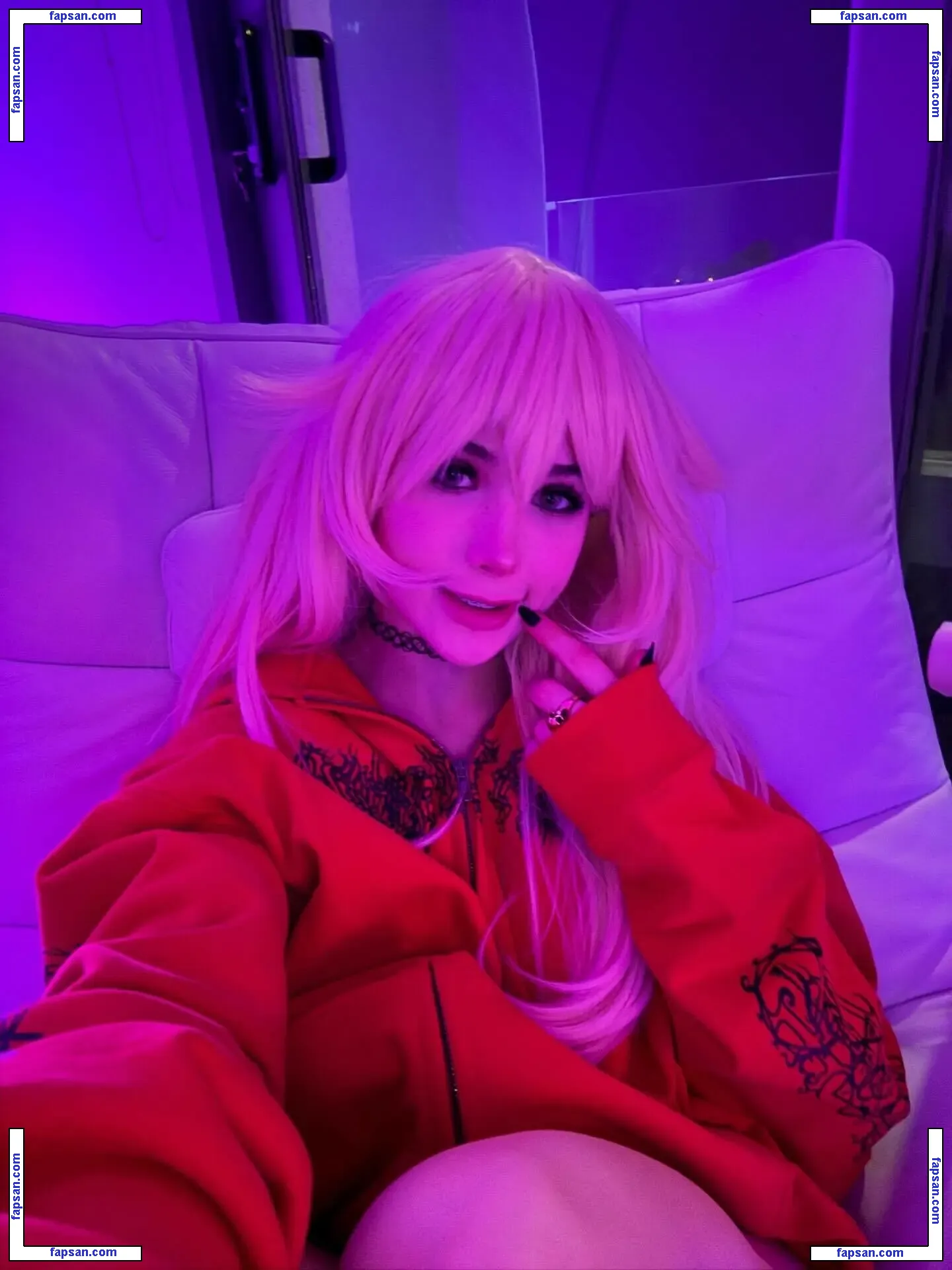 nicoleponyxo nude photo #0004 from OnlyFans