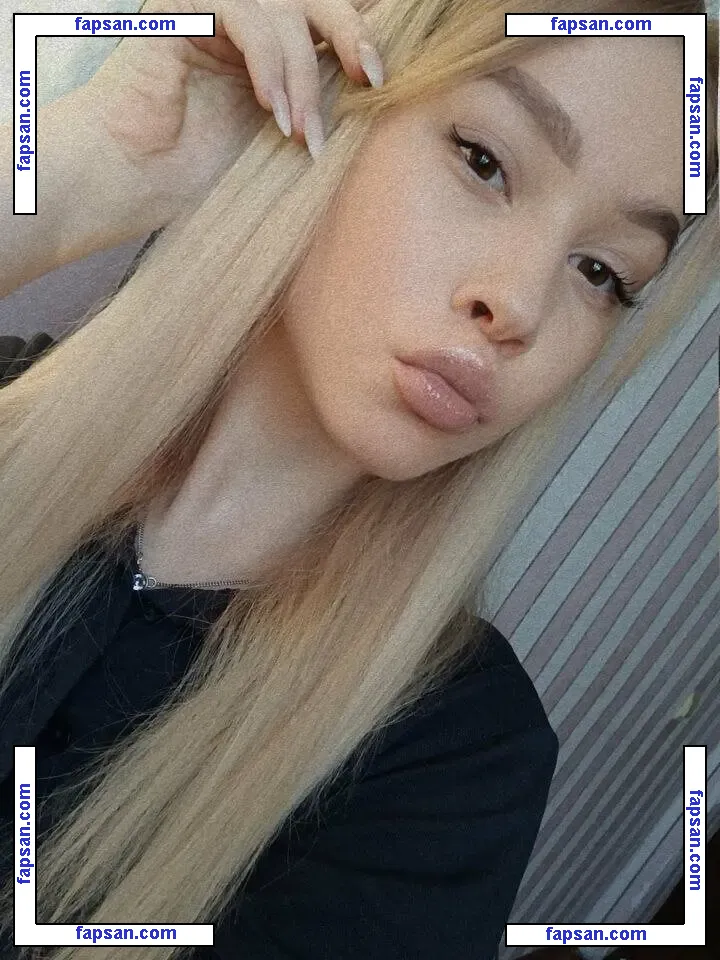 Nicollovee nude photo #0002 from OnlyFans