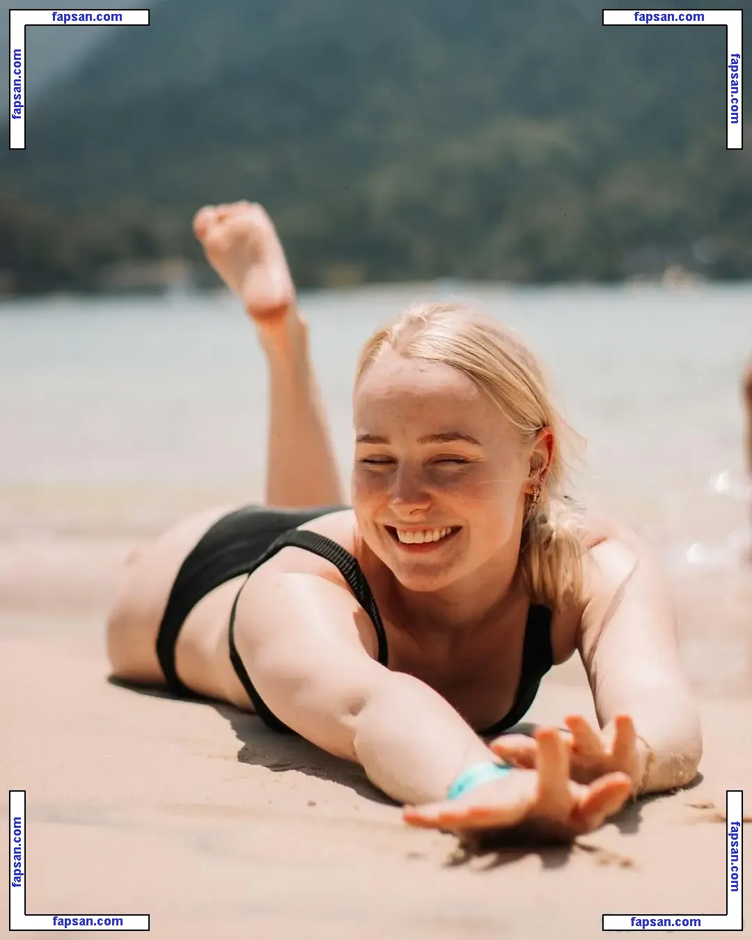 Nienke Helthuis nude photo #0017 from OnlyFans