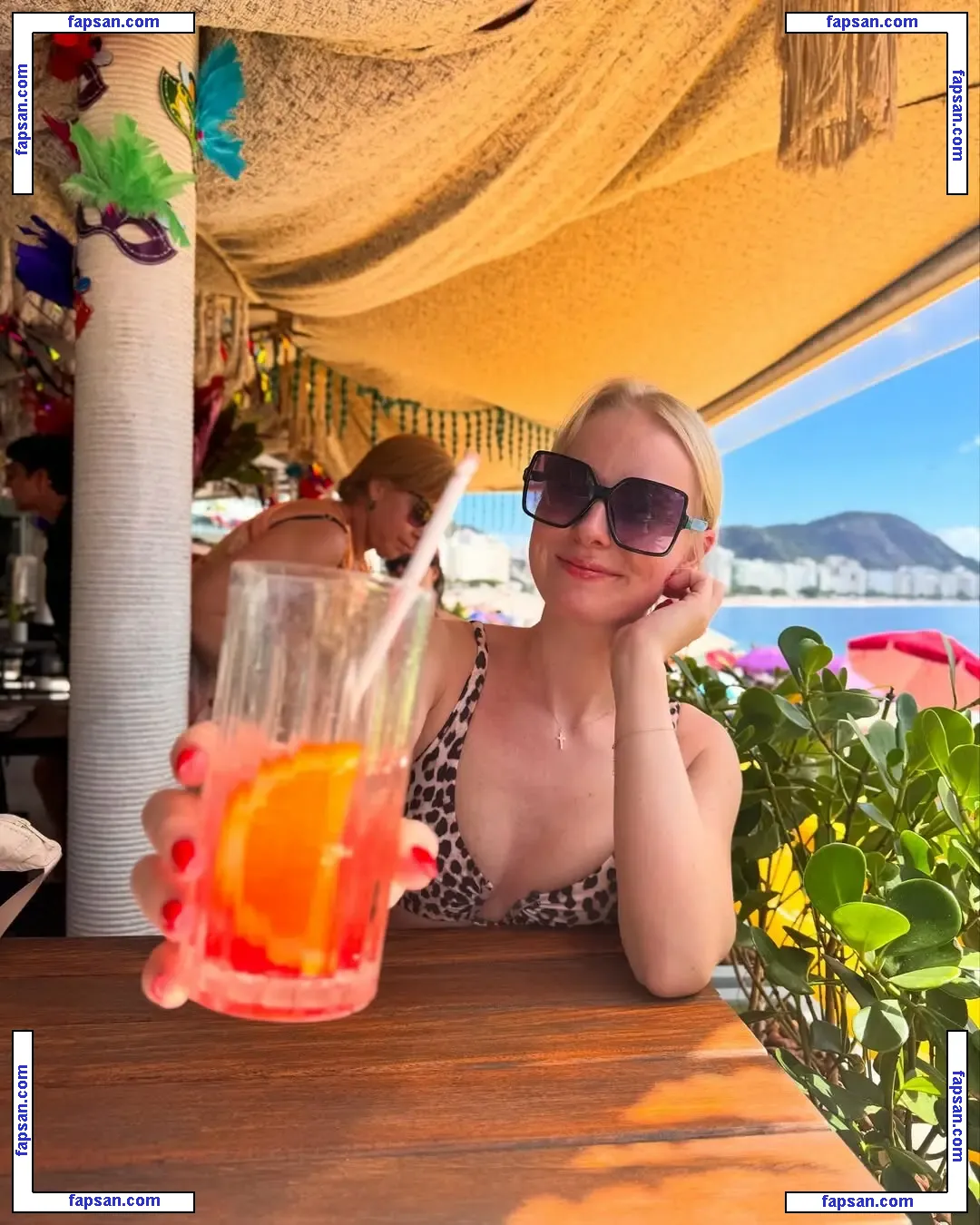 Nienke Helthuis nude photo #0031 from OnlyFans
