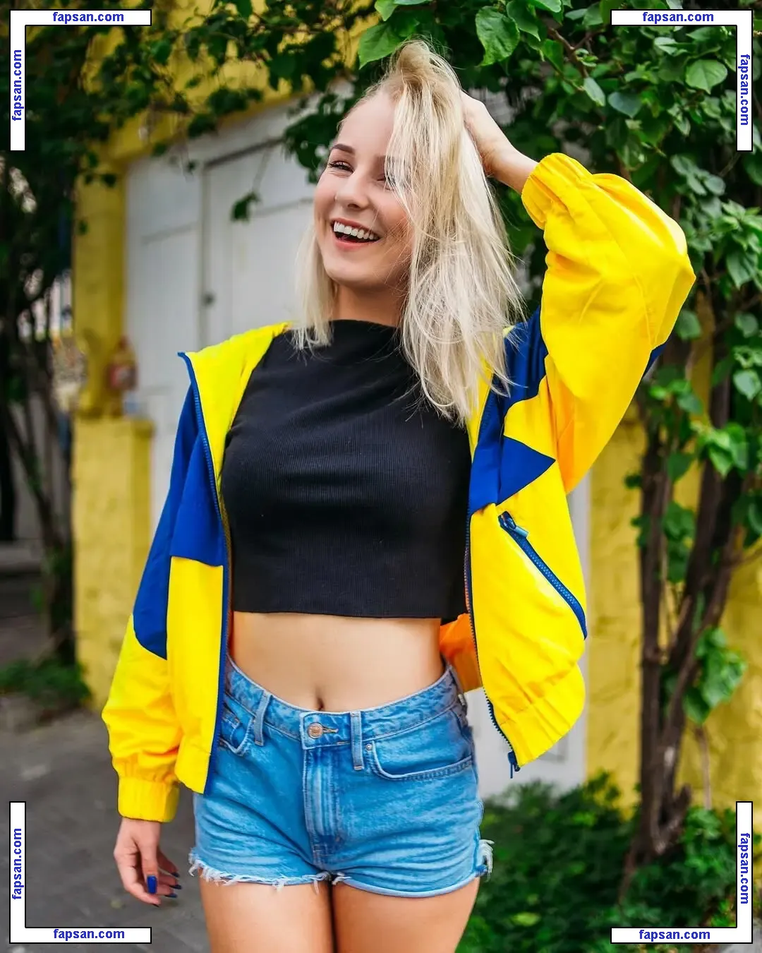 Nienke Helthuis nude photo #0032 from OnlyFans