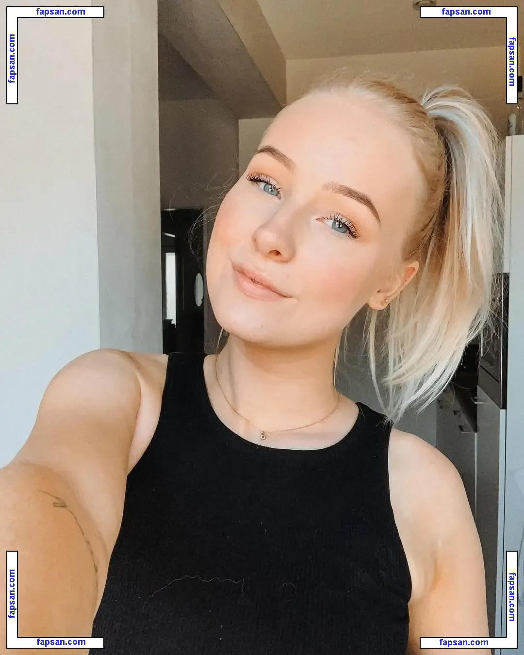 Nienke Helthuis nude photo #0039 from OnlyFans