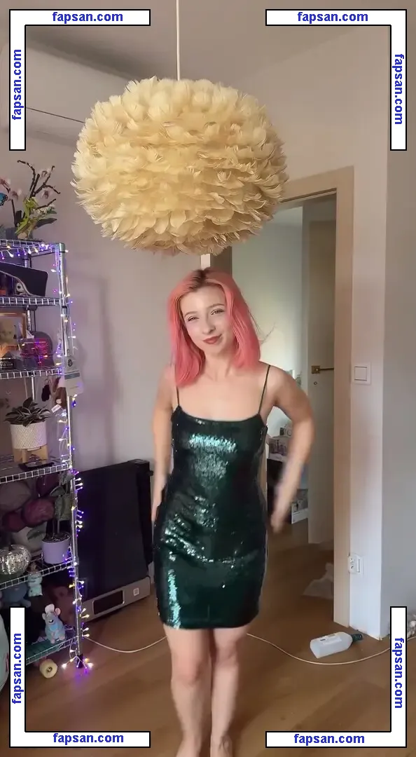 Nieuczesana nude photo #0012 from OnlyFans