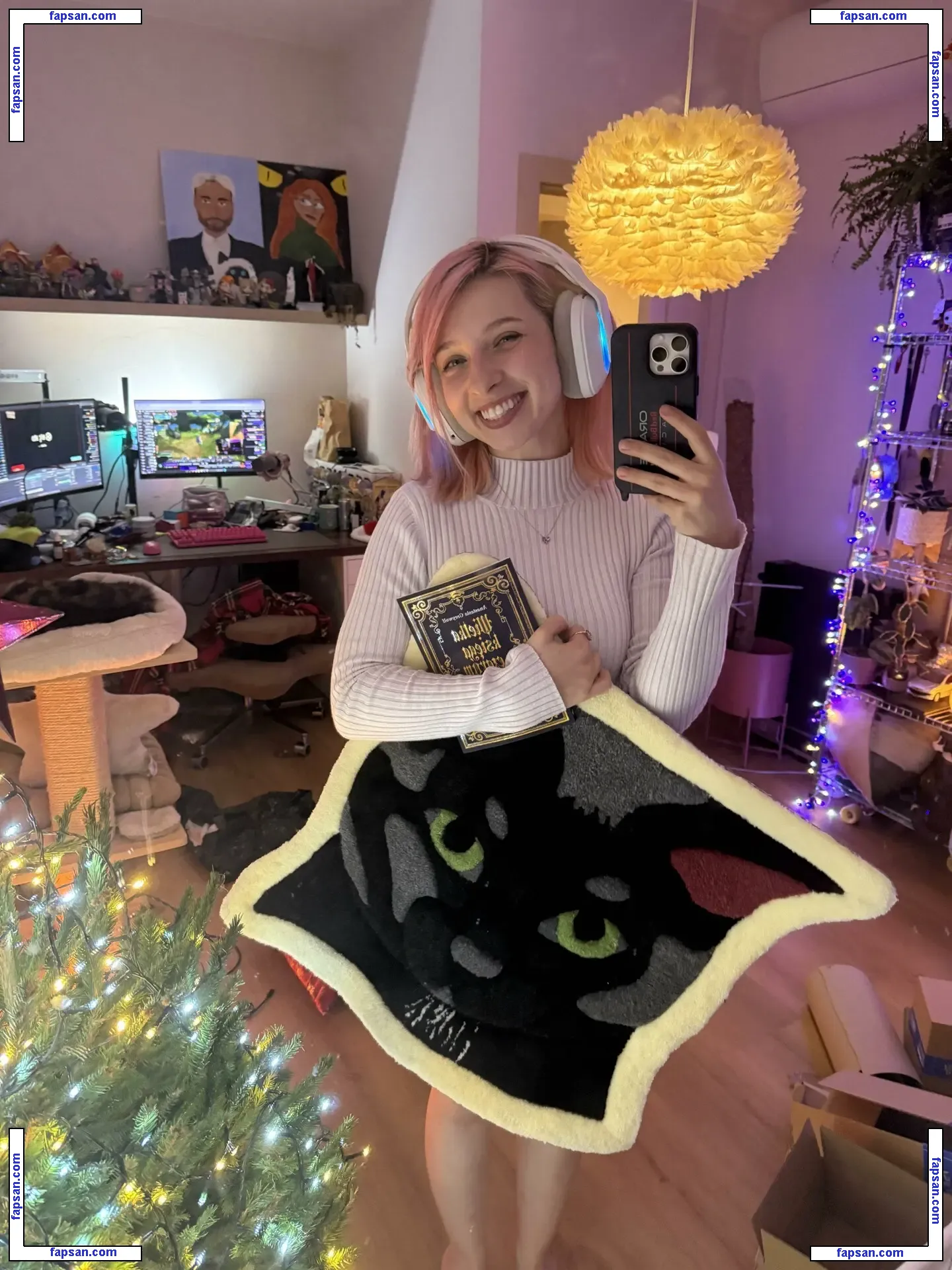 Nieuczesana nude photo #0017 from OnlyFans