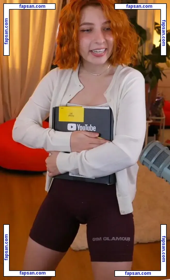 Nieuczesana nude photo #0019 from OnlyFans